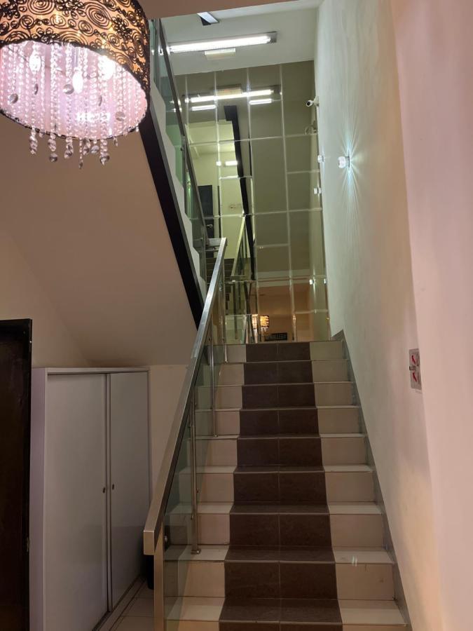 Coastline Hotel ポートディクソン エクステリア 写真