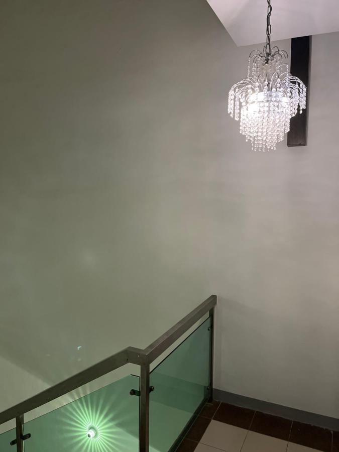 Coastline Hotel ポートディクソン エクステリア 写真