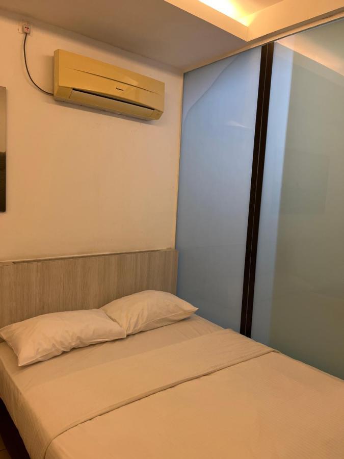 Coastline Hotel ポートディクソン エクステリア 写真